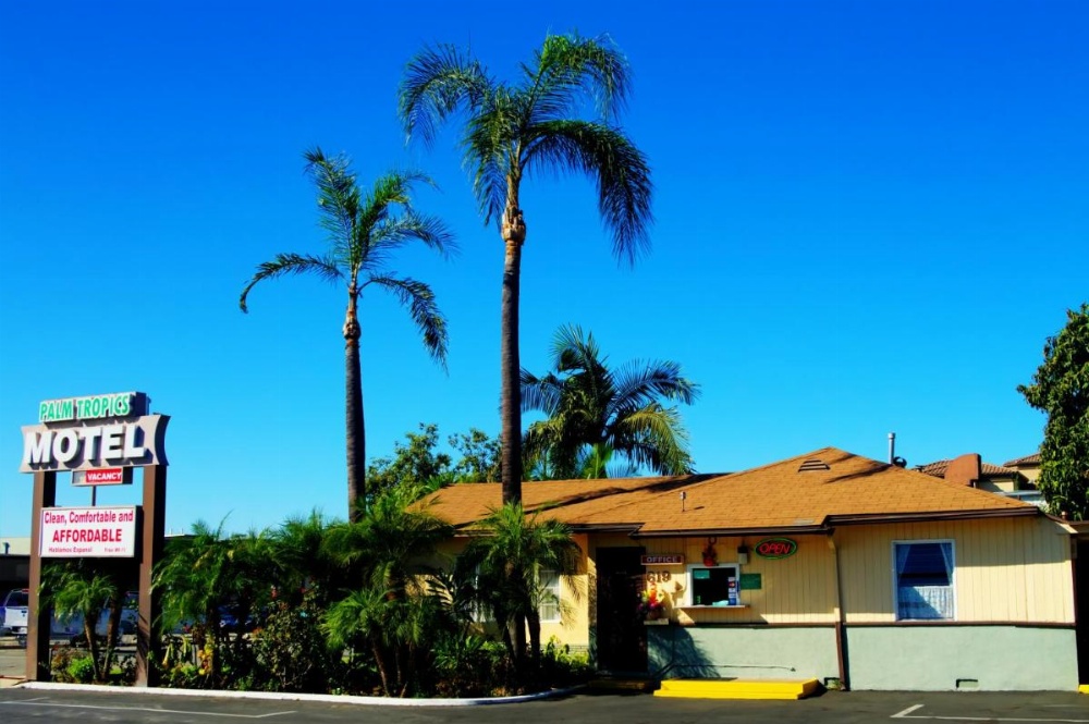 Palm Tropics Motel Image 19