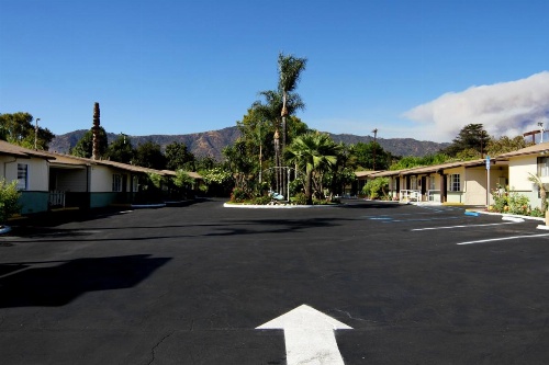 Palm Tropics Motel image 33
